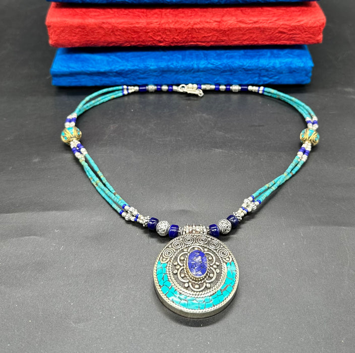 Collana tibetana con ciondolo di energia positivo