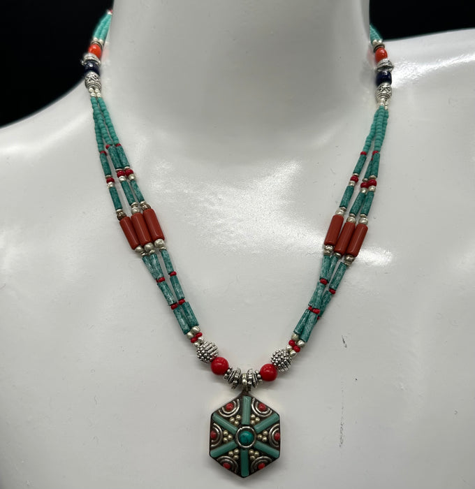 Collana tibetana con ciondolo mandala