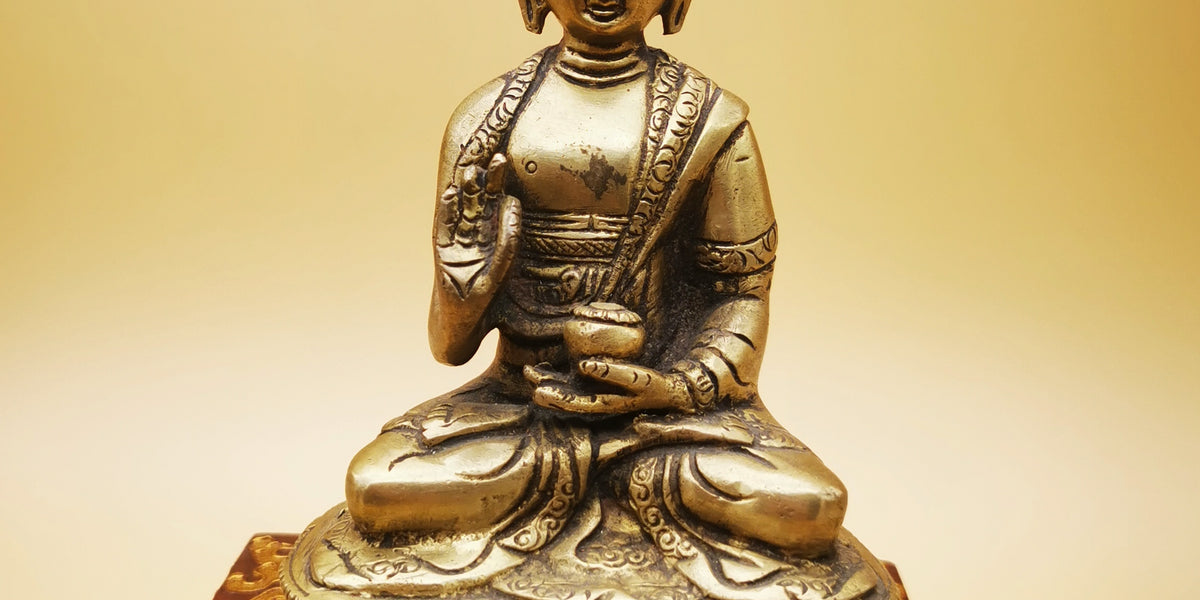 Statua di Buddha Amoghasiddhi - Campane Tibetane: oggetti rituali, mobili,  statue, gioielli e monili