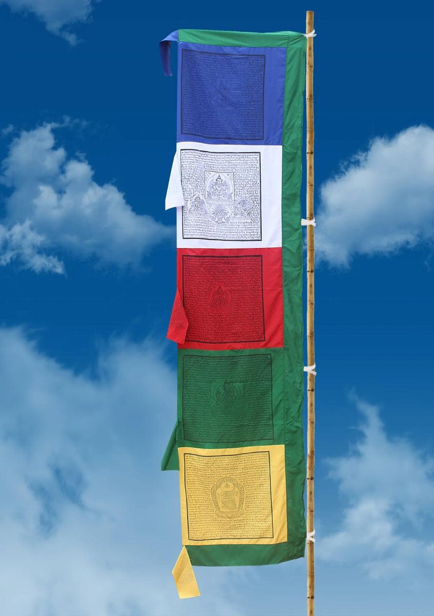 Tibet: la campagna del PCC contro le bandiere di preghiera